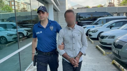Para yüzünden tartıştığı müşterisinin üzerine kaynar çay döktü!