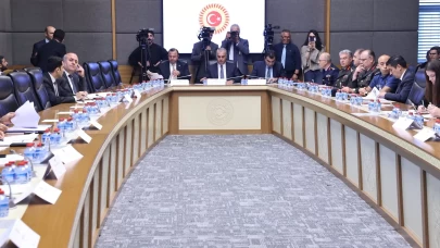 Uzman erbaş ve erlere kamu yolu! Komisyonda kabul edildi