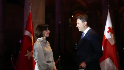 Bakan Bayraktar: '5 milyar dolarlık yeni hedefimize de en kısa sürede ulaşacağımıza yürekten inanıyoruz'