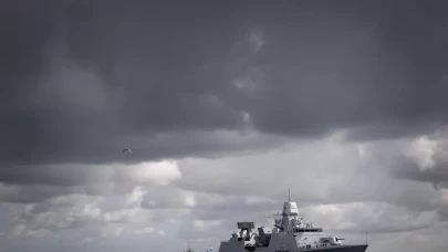 Hollanda, Hürmüz Boğazı'na fırkateyn gönderdi