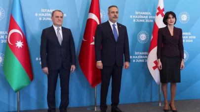 Üçlü dışişleri bakanları zirvesi İstanbul'da başladı!