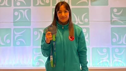 Milli güreşçi Zerda Demir dünya ikincisi oldu