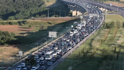Bayram trafiğinde rekor yoğunluk