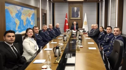 Bakan Güler, Hava Kuvvetleri Komutanlığı personelini kabul etti