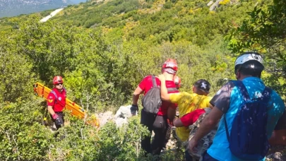 Babadağ’da yamaç paraşütü ormanlık alana çakıldı! Pilot ve Rus turist yaralandı