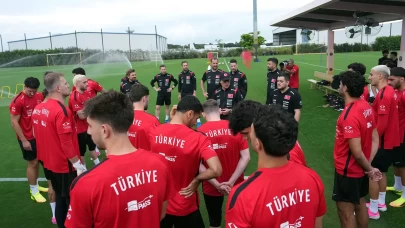 TBF Başkanı Türkoğlu'ndan millilere sürpriz ziyaret