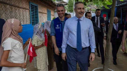 Bakan Fidan mazlumların yanında! Rohingya mülteci kampını ziyaret etti