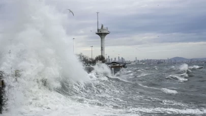 Meteoroloji'den kuvvetli rüzgar ve sağanak uyarısı! Sıcaklık 38 dereceye çıkacak