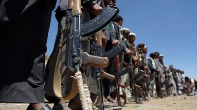 İsrail'e bir darbe daha! Yemen'deki Hususiler denizcilik faaliyetlerini yasakladı