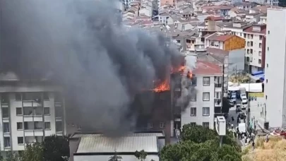 Esenyurt’ta 4 binanın çatısında yangın paniği