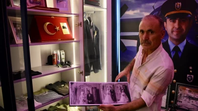Şehit babasından yürek burkan vefa: Oğlunun hatırasını evine sığdırdı