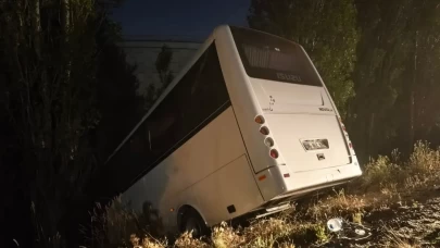 Servis aracı şarampole uçtu! Çok sayıda yaralı var
