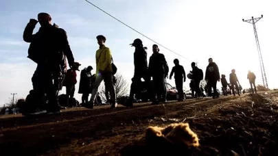 İki ilde 12 düzensiz göçmen yakalandı