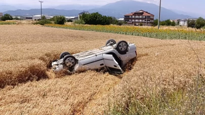 Bursa’da tarlaya savrulan otomobil ters döndü: 1 yaralı