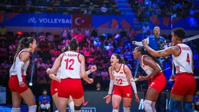 Filenin Sultanları yarı finalde! Türkiye, Kanada'yı 3-1 yenerek adını son 4'e yazdırdı