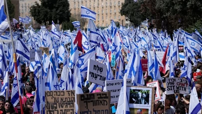 İsrail'de Netanyahu'ya karşı ayaklanma