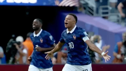 Mbappe tarihi yeniden yazdı! Fransa'dan Dünya Kupası'nda gövde gösterisi