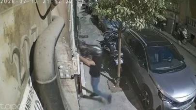Boşandığı eşinin evine gelip dehşet saçtı