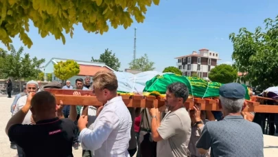 Selçuklu'daki cinayette acı veda: Dursuniye ve Esmanur Öztürk toprağa verildi