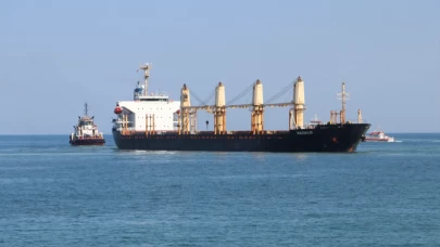 Tekirdağ’da karaya oturan dev gemiyi kurtarma operasyonu yarına kaldı