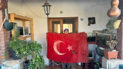 Kıbrıs’ta Mehmetçiğin emaneti: 36 yıllık şanlı bayrak sandıktan çıktı
