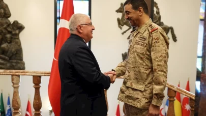 Bakan Güler, Kuveytli Komutanla bir araya geldi
