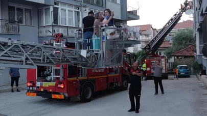 Burdur’da apartmanı yoğun duman sardı