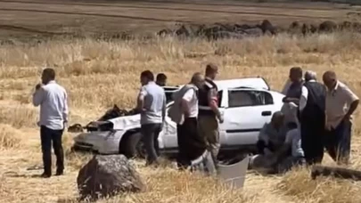 Şarampole yuvarlanan otomobil takla attı