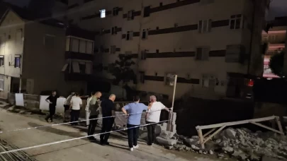 Bahçelievler'de gece yarısı panik: 7 katlı bina çatlama sesleri üzerine tahliye edildi