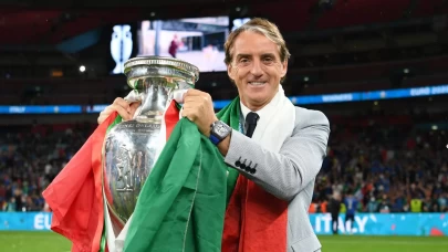Roberto Mancini, İtalya'ya geri döndü