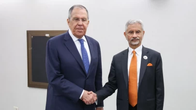 Lavrov ile Jaishankar Manila'da bir araya geldi