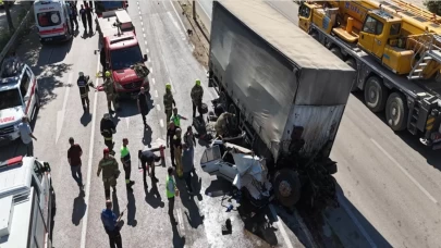 Bursa’da dehşet anları: Freni boşalan kamyon ortalığı savaş alanına çevirdi
