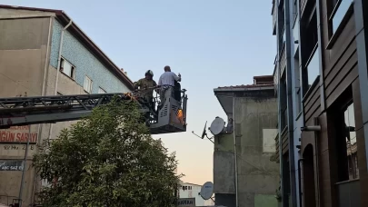 Kağıthane'de 5 katlı binada yangın