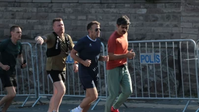 Fransa Cumhurbaşkanı Macron, Ankara’da güvenlik önlemleri altında koşu yaptı