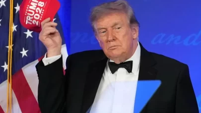 Engele rağmen 'Trump 2028' şapkasını taktı