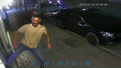 Eskişehir’de tatil acentesinin camını kıran şüpheli yakalandı