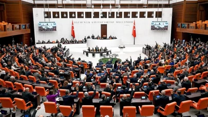 Meclis'te en düşük emekli maaşı zammı mesaisi