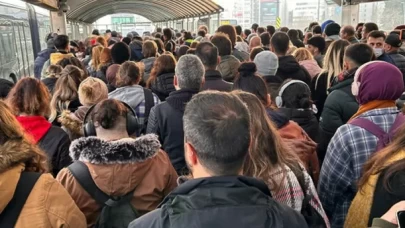 İstanbulluların yürüyen merdiven çilesi bitmiyor!