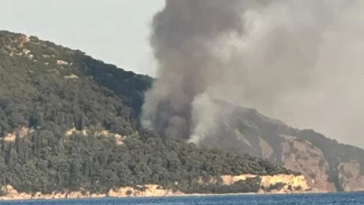 Nene Hatun gemisi ile KEGM-4 botu Büyükada'ya sevk edildi! Yangına hızlı müdahale