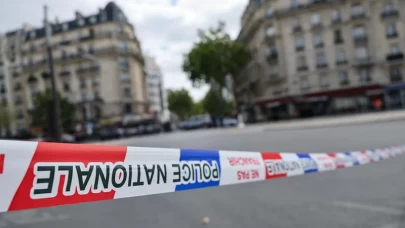 Paris’te gündüz saatlerinde bıçaklı saldırı