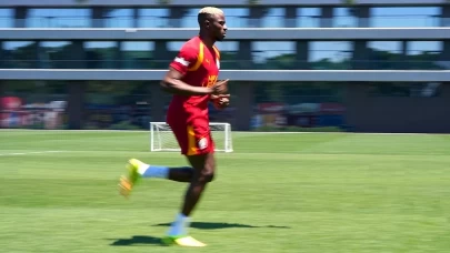Galatasaray'da Victor Osimhen takıma katıldı