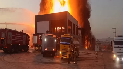 Zincir market deposunda yangın