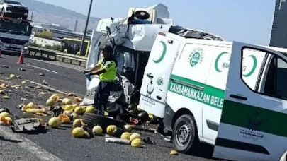 Ankara'da kamyonet kamyona çarptı