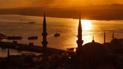 İstanbul’da gün doğumundan büyüleyen manzara!
