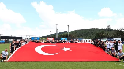 Beşiktaş antrenmanında 30 Ağustos kutlaması!