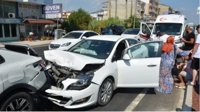 Antalya’da 5 araçlı zincirleme kaza: 6 yaralı