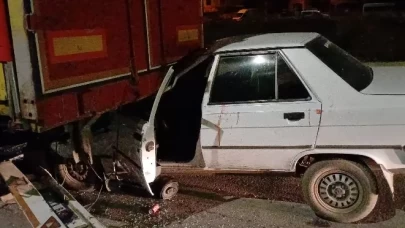 Park hâlindeki TIR’a çarptı, ehliyetine el konuldu