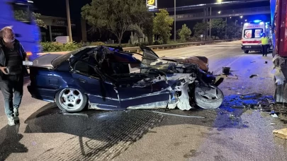 Hurdaya dönen otomobilden yaralı kurtuldu