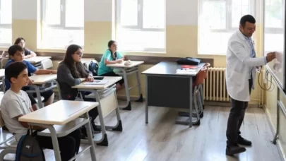 Okullarda öğretmenlerin önlük giymesi zorunlu mu 2026? Öğretmenler önlük giyecek mi?