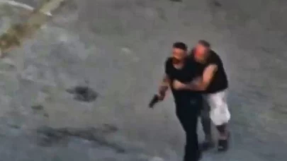 Taziye evinde husumetli iki grup birbirine girdi
